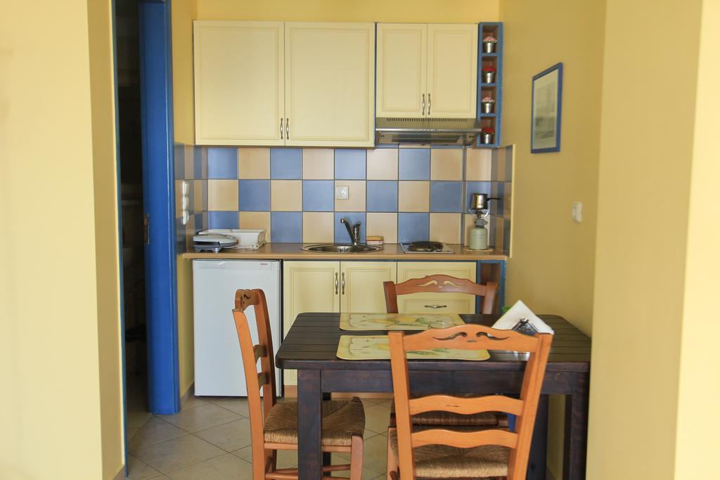 Iliobasilema Studios & Apartments Fiskardo Oda fotoğraf