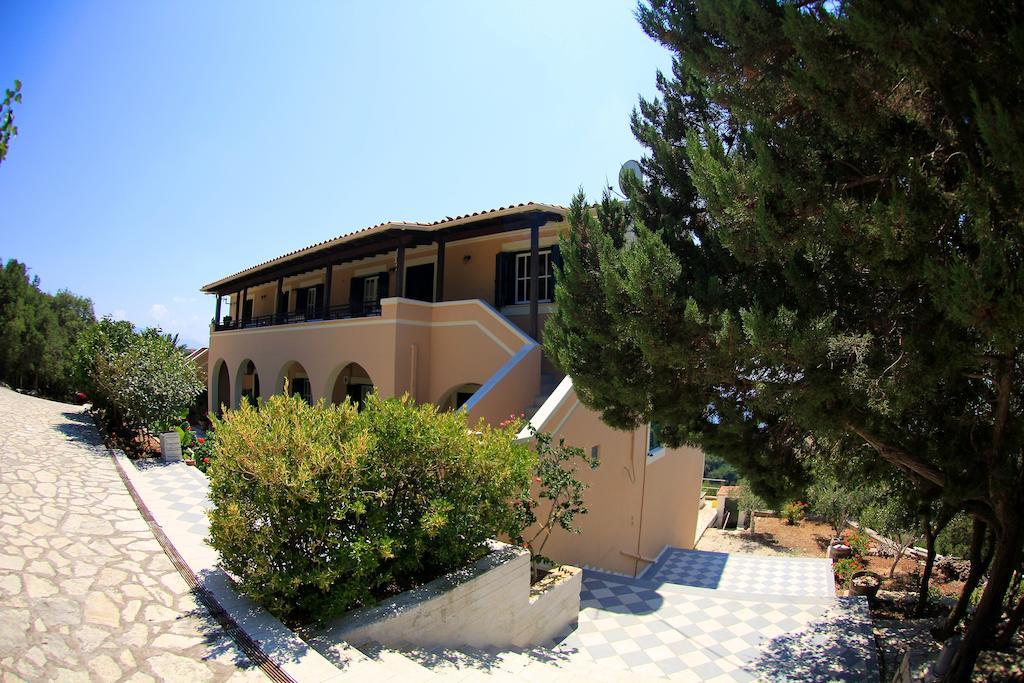 Iliobasilema Studios & Apartments Fiskardo Dış mekan fotoğraf