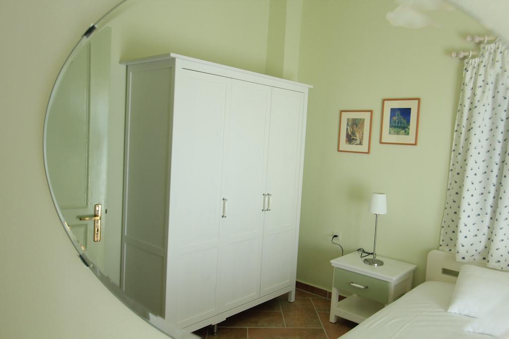 Iliobasilema Studios & Apartments Fiskardo Oda fotoğraf