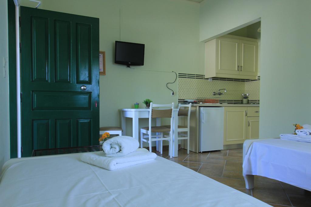 Iliobasilema Studios & Apartments Fiskardo Oda fotoğraf