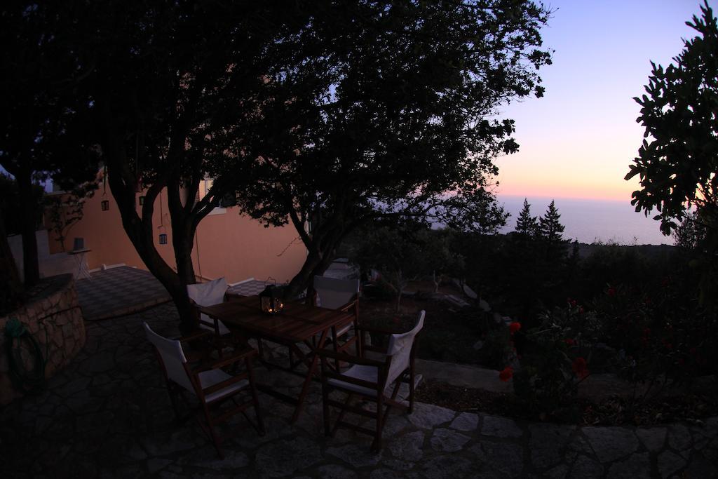 Iliobasilema Studios & Apartments Fiskardo Dış mekan fotoğraf